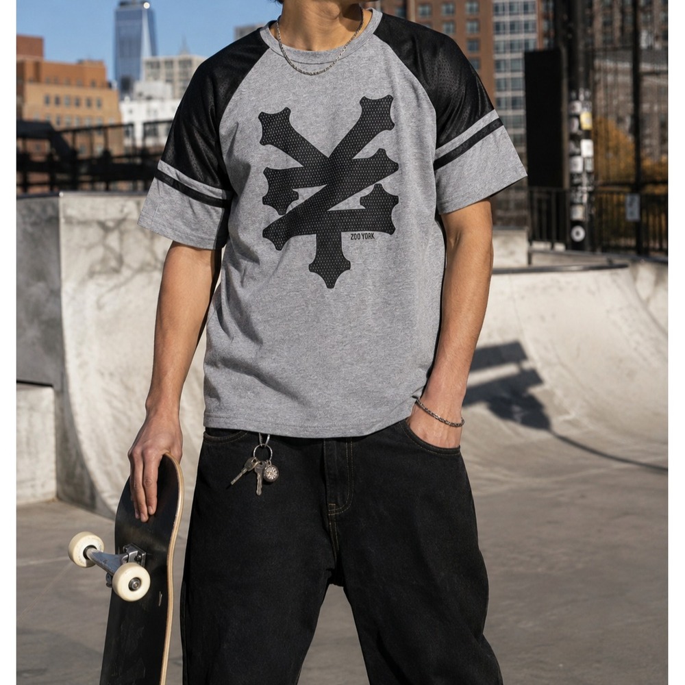 Zoo York Mens XL Gray Graphic T Shirt Faux Leather Shoulder Panels NWT Skate